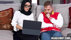 Muslim girl fantasizing about sex with classmate Thumb