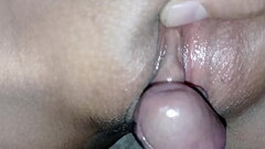 xxx desi linda hermanastra me deja tocar su co&ntilde_o apretado Thumb