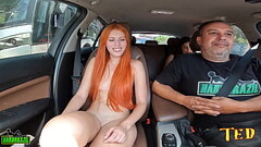 linda ruiva resolve ser atriz porn&ocirc_ e entrou pelada no carro Thumb